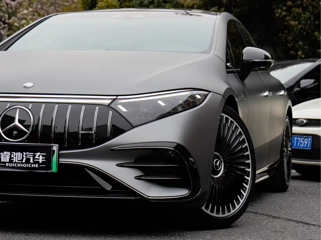 Mercedes-Benz EQS AMG 2024 — фото 7