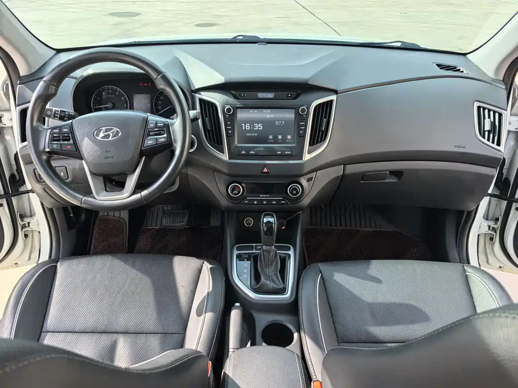 Hyundai ix25 2018 — фото 16