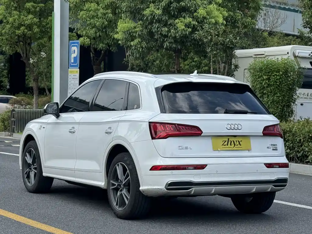 Audi Q5L 2019 — фото 5