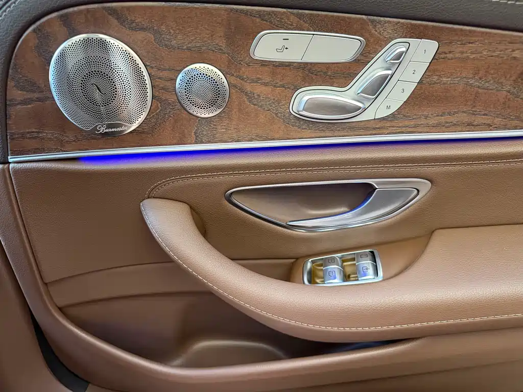 Mercedes-Benz E-Class 2022 — фото 19