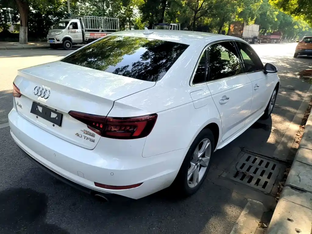 Audi A4L 2018