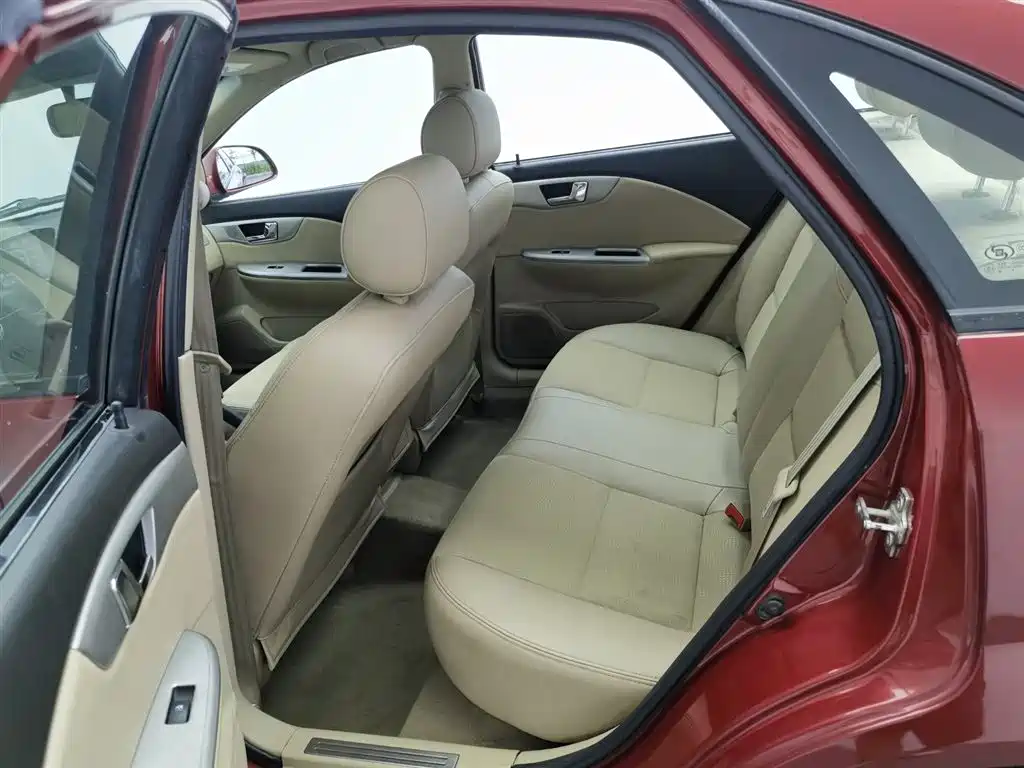 Buick Excelle 2013 — фото 15