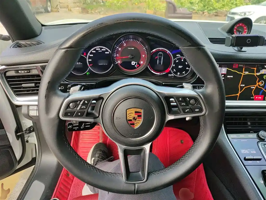 Porsche Panamera 2018 — фото 7