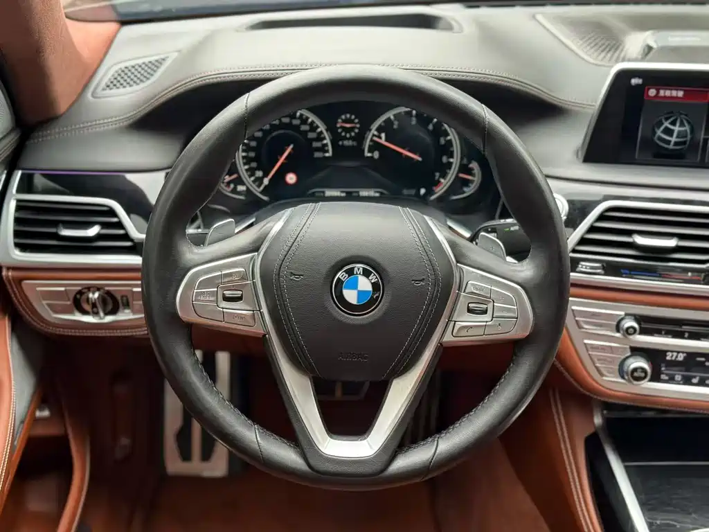 BMW 7 Series 2018 — фото 3