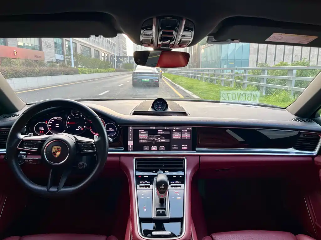 Porsche Panamera 2021 — фото 10