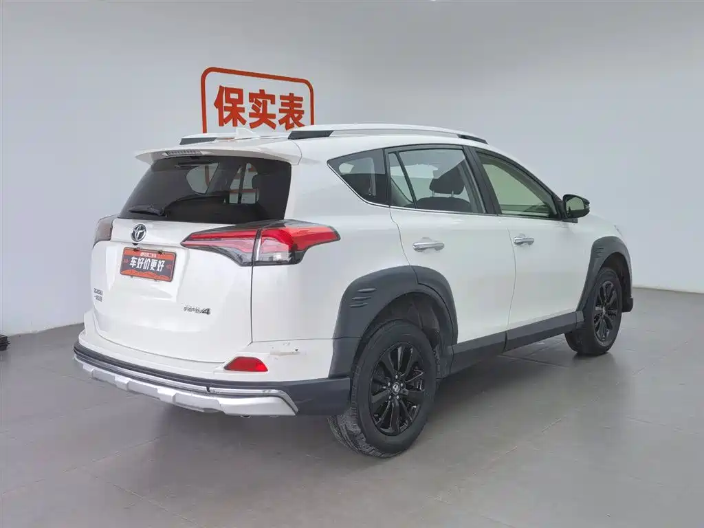 Toyota RAV4 2019 — фото 2