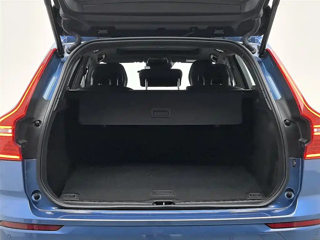 Volvo XC60 PHEV 2019 — фото 16
