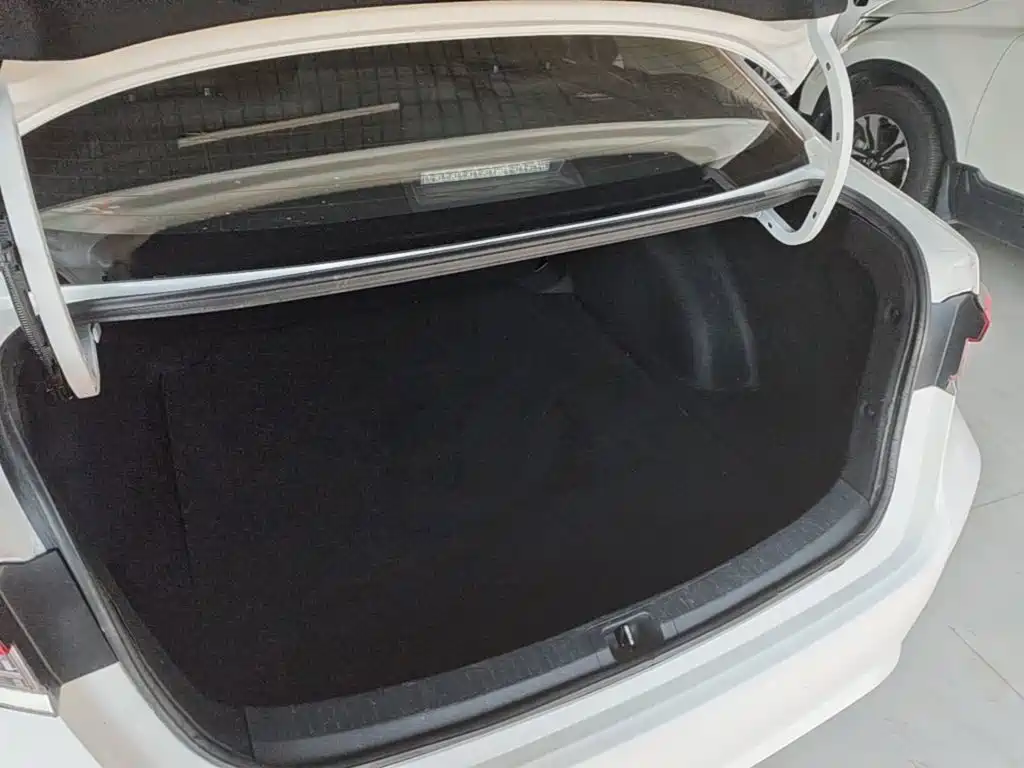 Toyota Corolla 2020 — фото 19