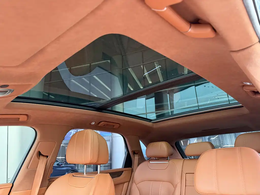 Bentley Bentayga 2019 — фото 10