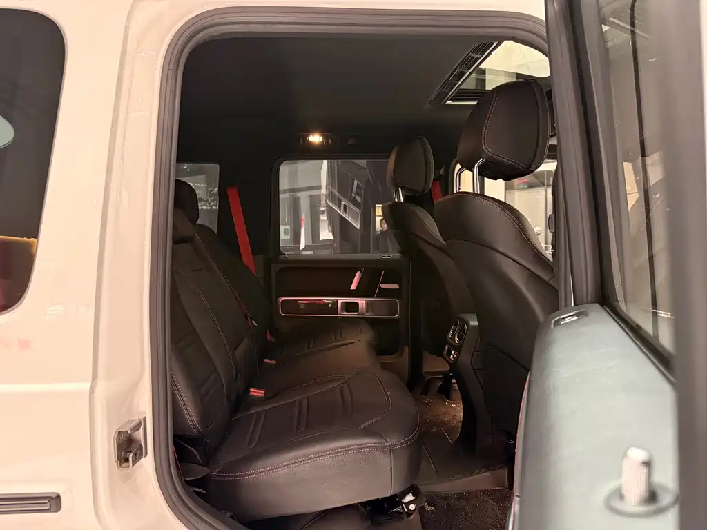 Mercedes-Benz G-Class 2023 — фото 13