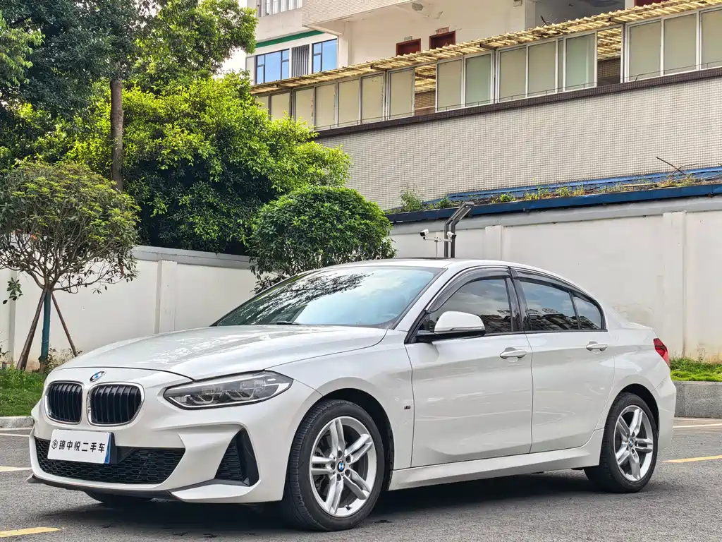BMW 1 Series 2019 — фото 1