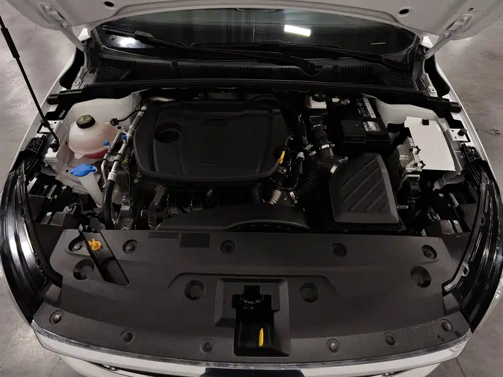 Geely Emgrand 2023