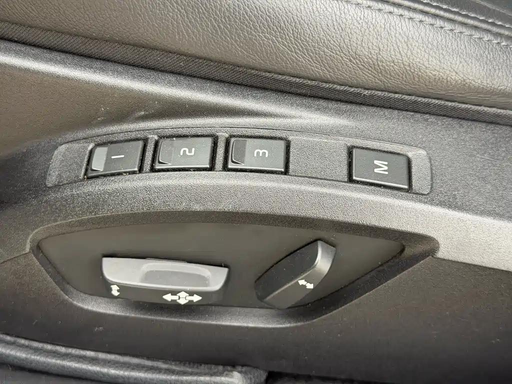 Volvo V40 2017 — фото 19