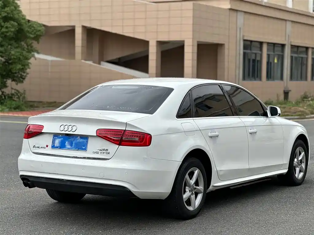 Audi A4L 2013 — фото 4