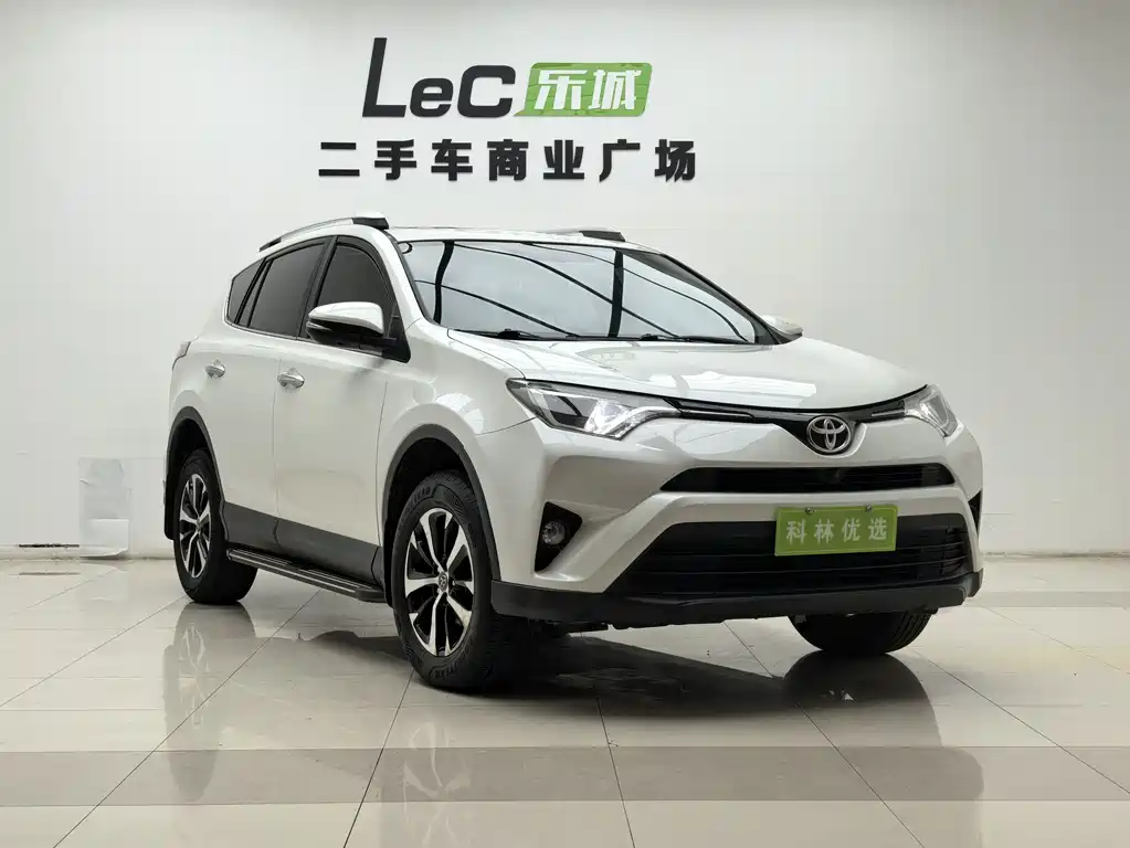 Toyota RAV4 2017 — фото 3