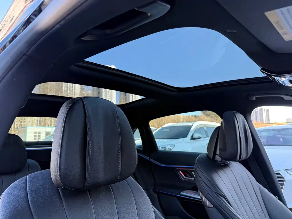 Mercedes-Benz E-Class 2025 — фото 16