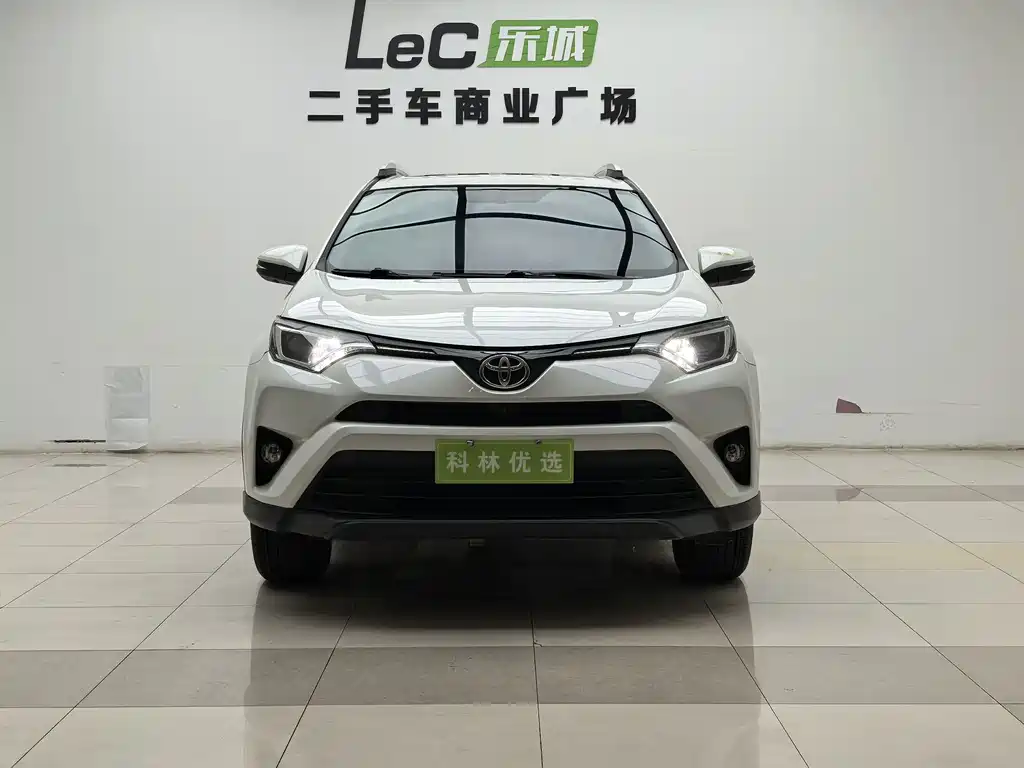 Toyota RAV4 2017 — фото 2