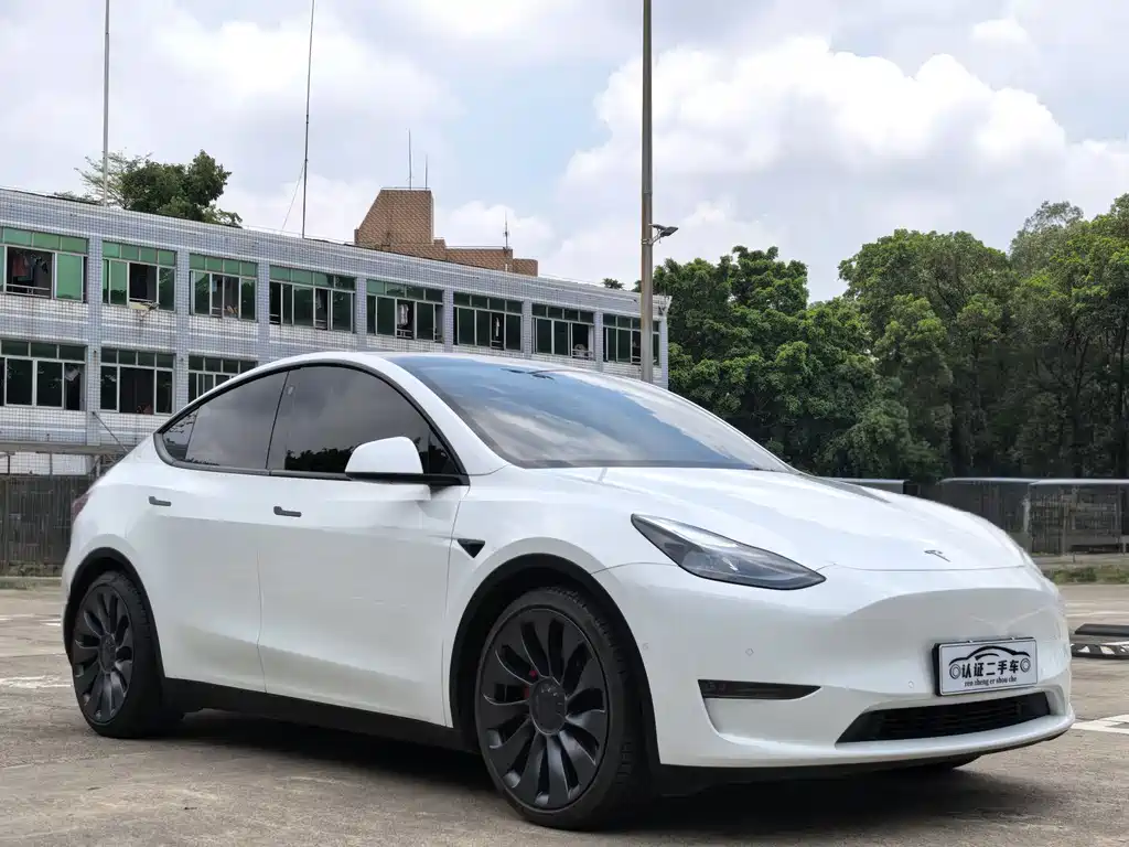 Tesla Model Y 2022 — фото 3
