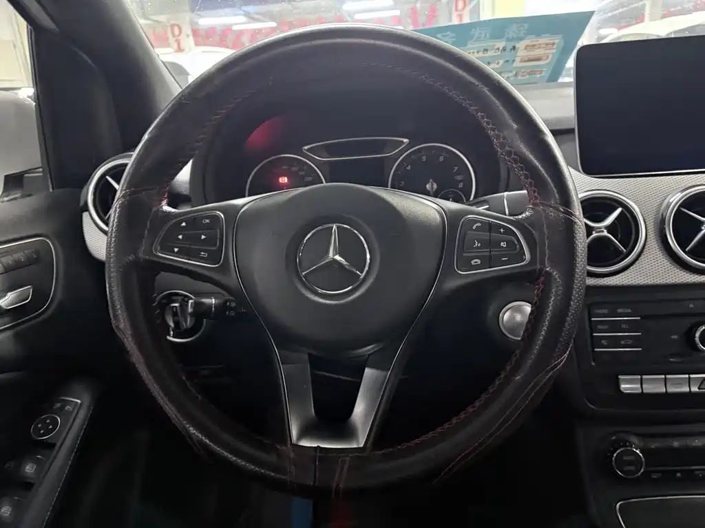 Mercedes-Benz B-Class 2017 — фото 15