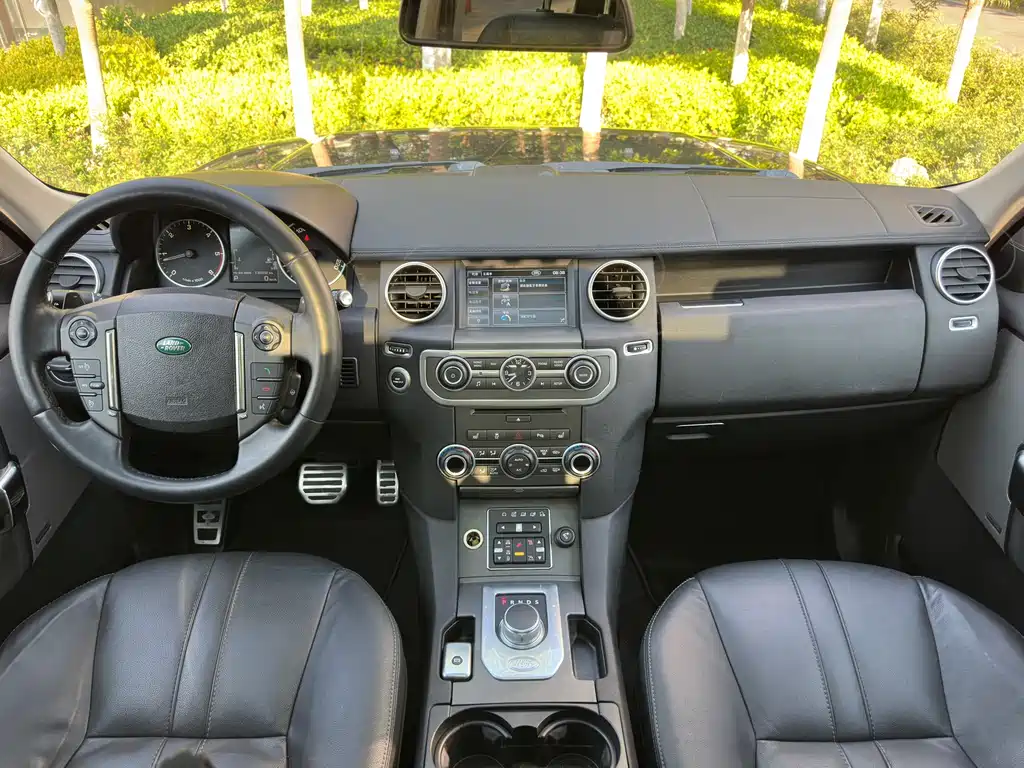 Land Rover Discovery 2013 — фото 14