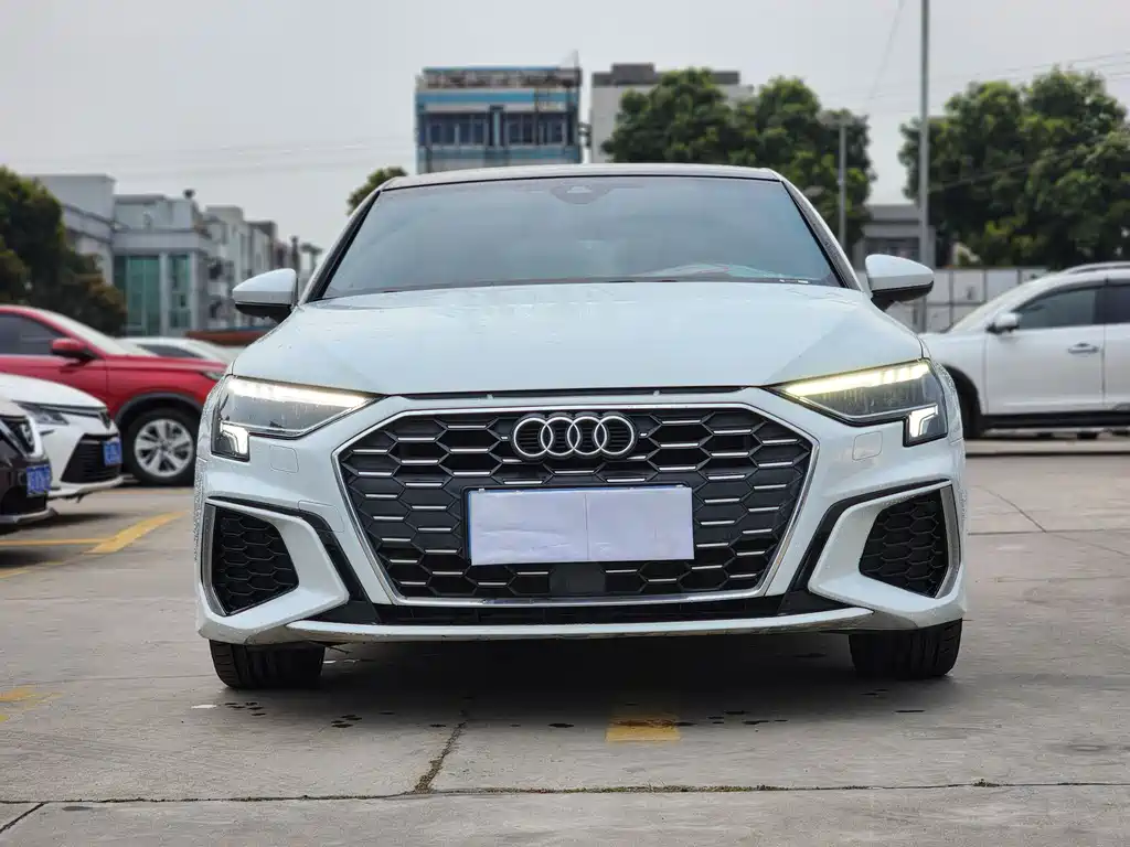 Audi A3 2023 — фото 2