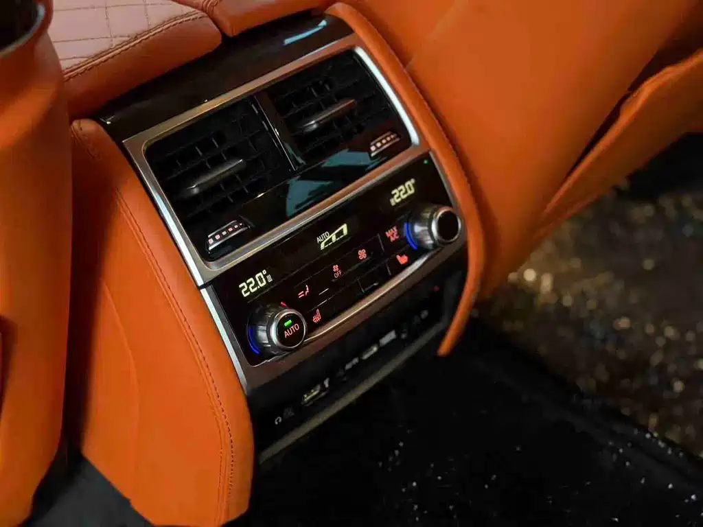 BMW 7 Series 2016 — фото 11