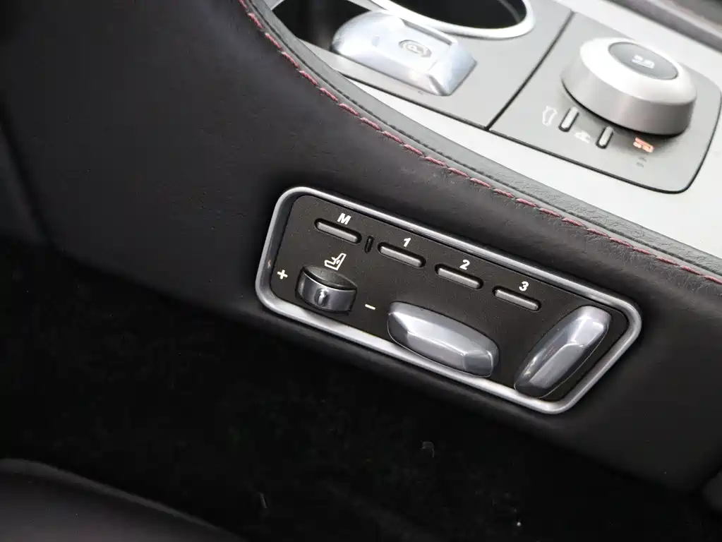 Aston Martin Rapide 2014 — фото 20
