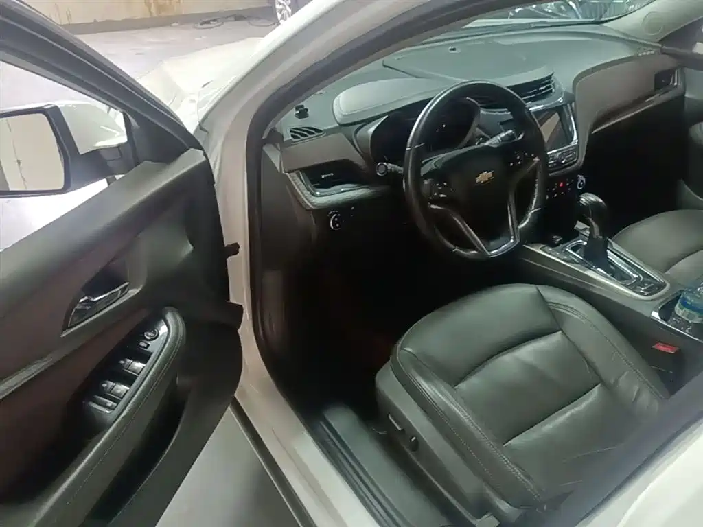 Chevrolet Malibu 2018 — фото 16