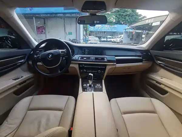 BMW 7 Series 2011