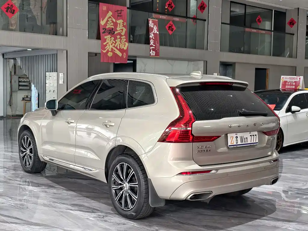Volvo XC60 2020 — фото 28