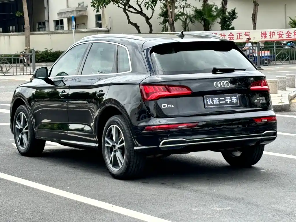 Audi Q5L 2020 — фото 6