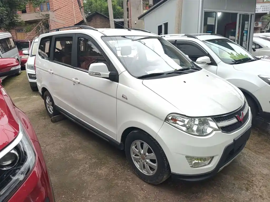 Wuling Hongguang 2015 — фото 4