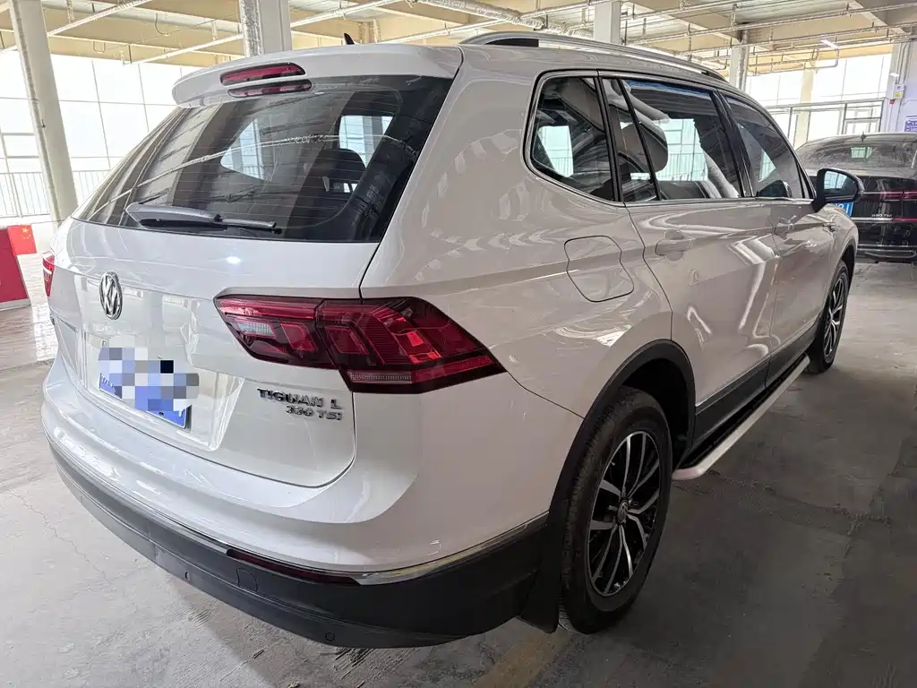 Volkswagen Tiguan L 2018 — фото 20