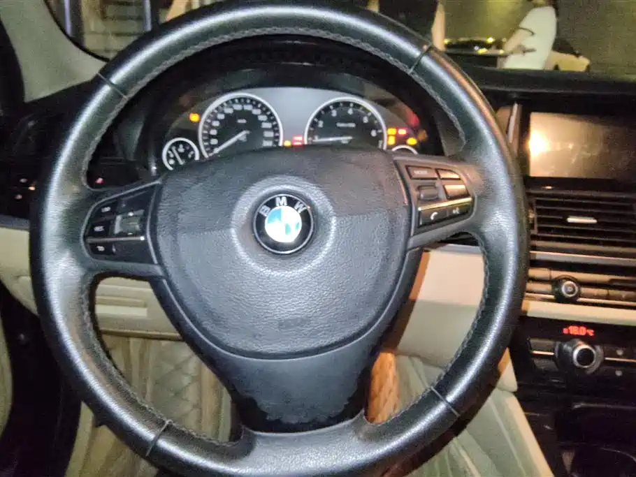 BMW 5 Series 2014 — фото 15