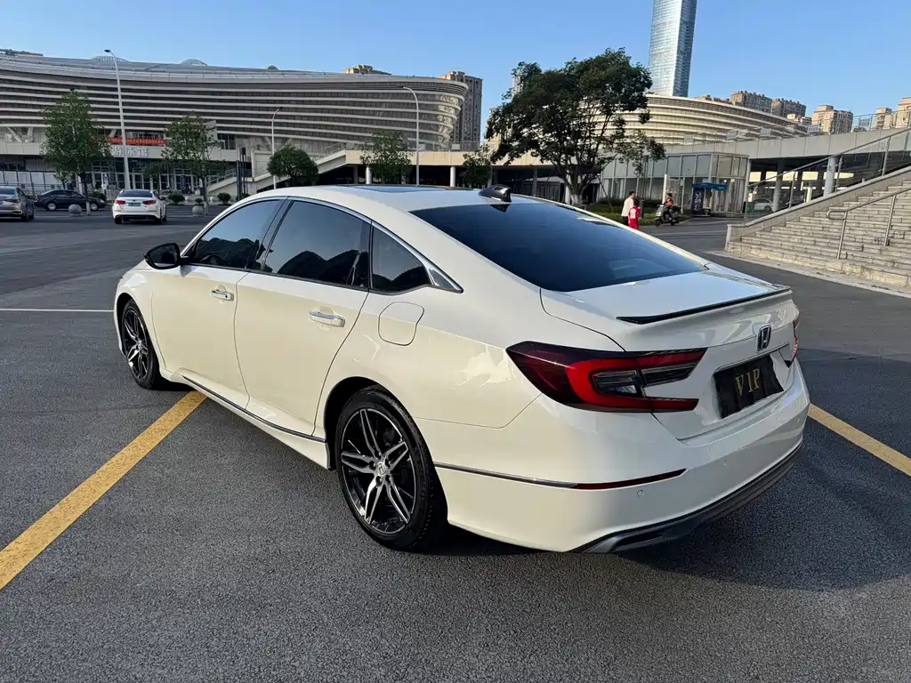 Honda Accord 2022 — фото 17