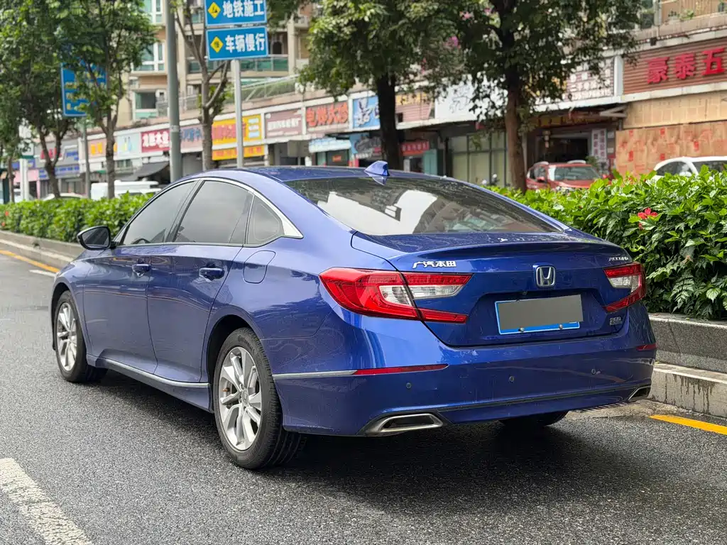 Honda Accord 2018 — фото 12