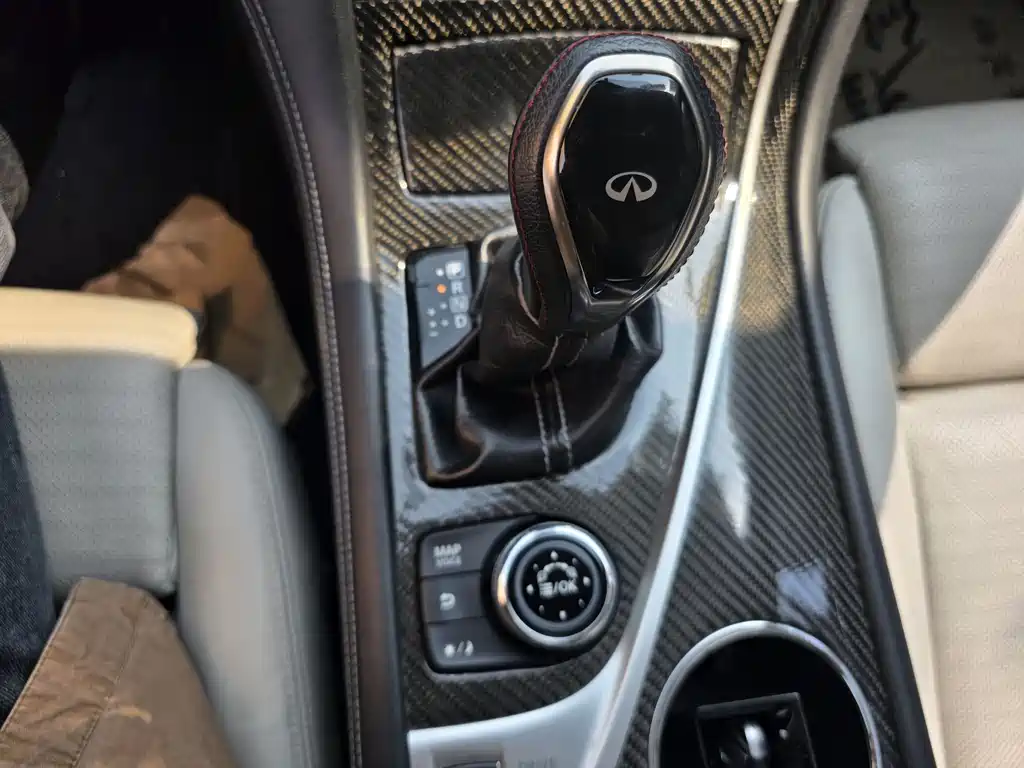 Infiniti Q50L 2016 — фото 18