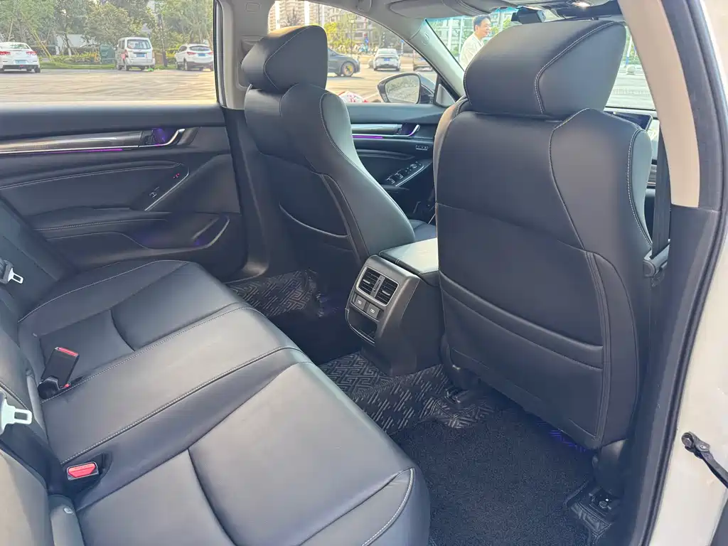 Honda Accord 2022 — фото 12