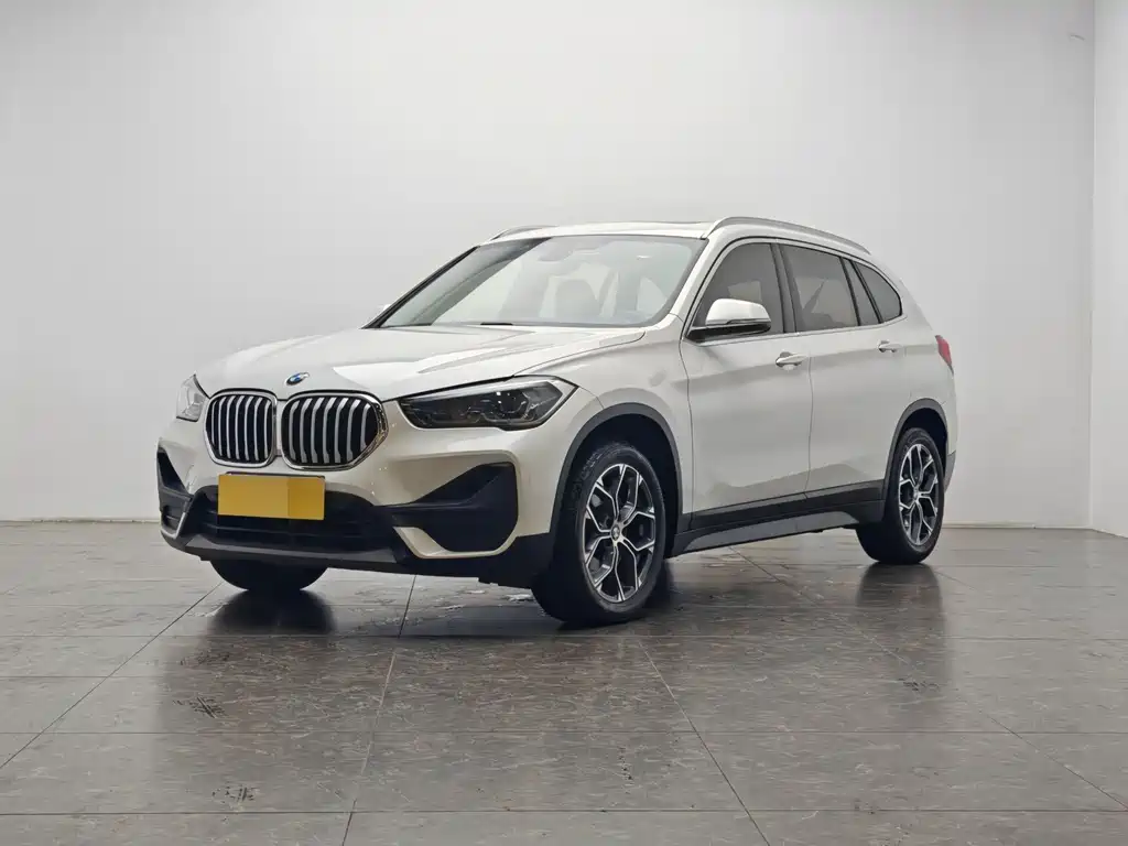 BMW X1 2021 — фото 1