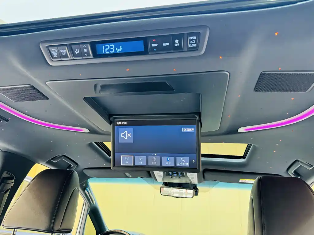 Toyota Alphard 2021 — фото 10
