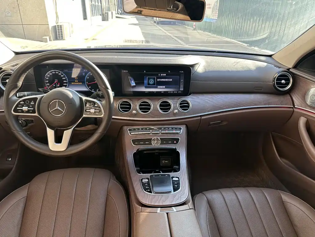 Mercedes-Benz E-Class 2020 — фото 9