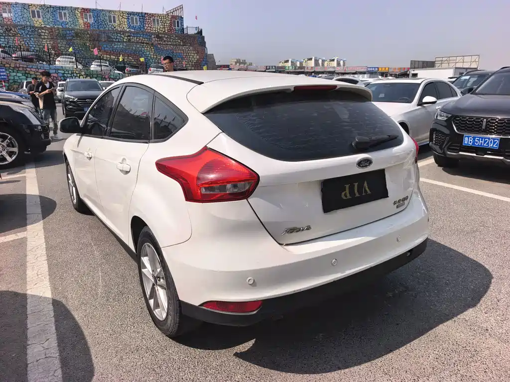 Ford Focus 2015 — фото 6