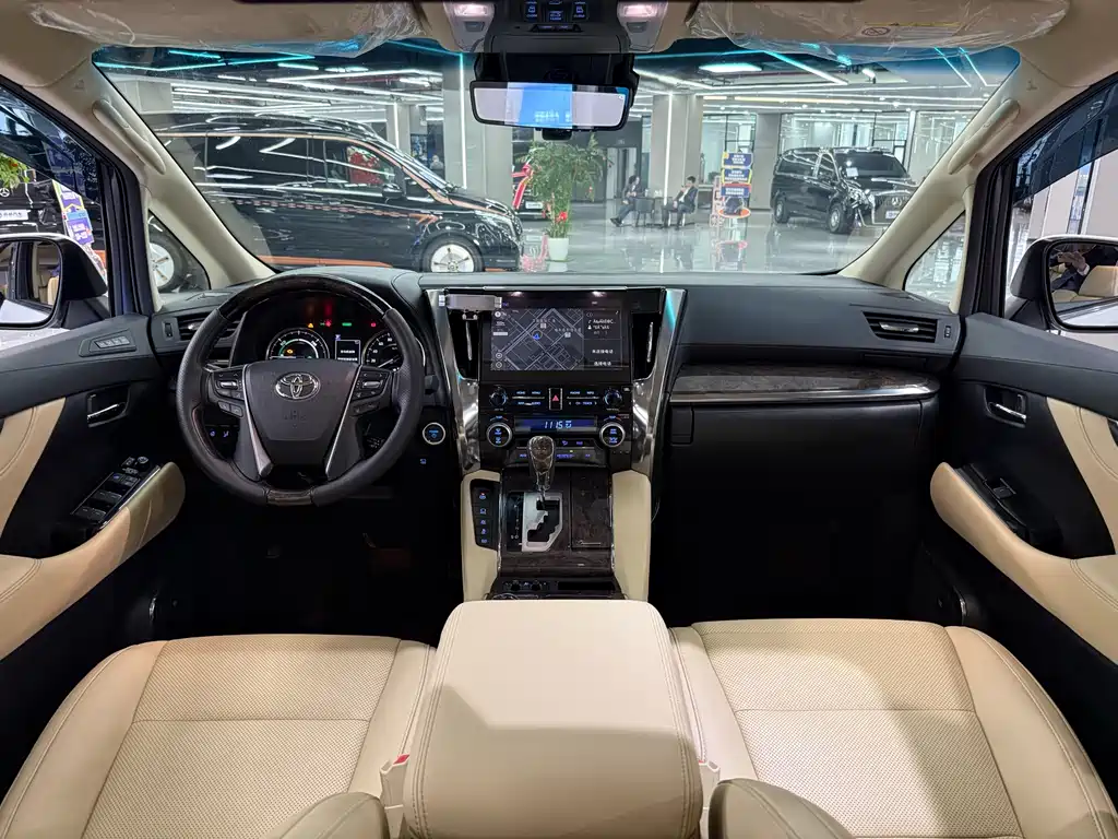 Toyota Vellfire 2022 — фото 19