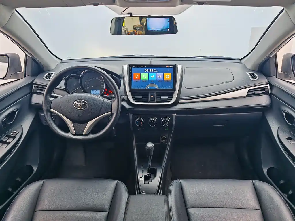 Toyota Yaris L 2020 — фото 15