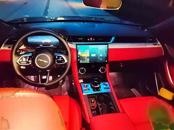 Jaguar F-PACE 2024