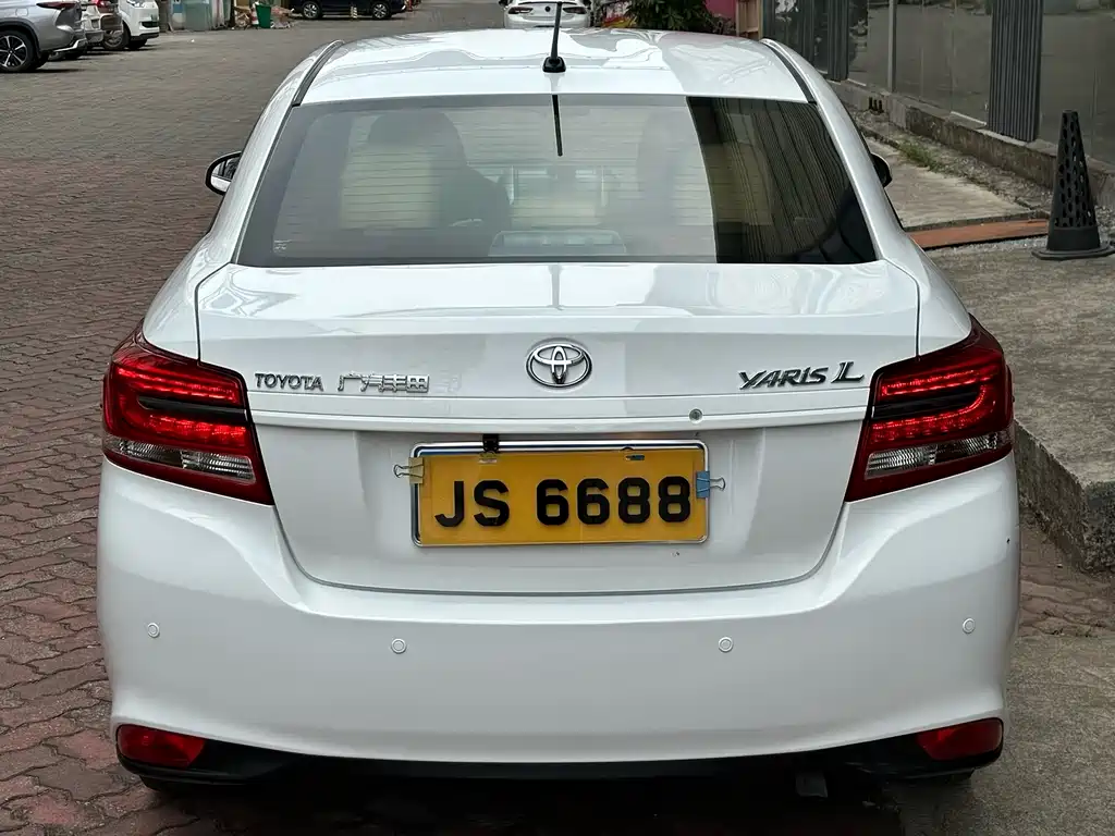 Toyota Yaris L 2019 — фото 11