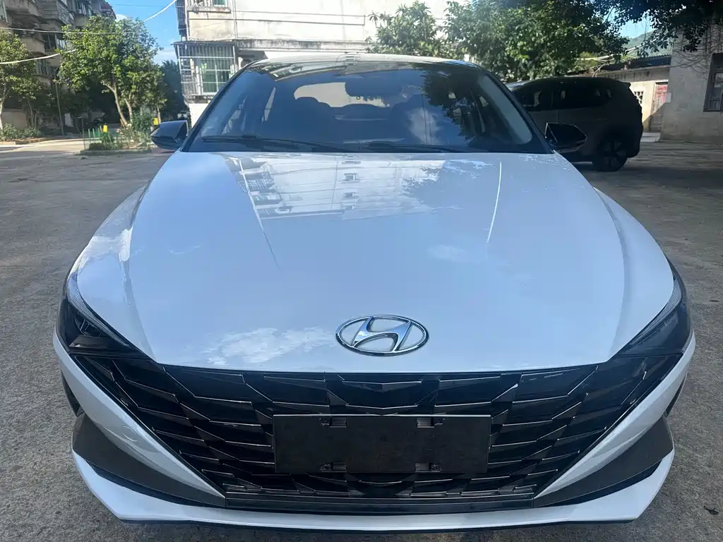 Hyundai Elantra 2022 — фото 2