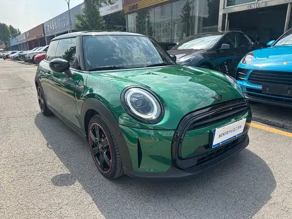 MINI MINI 2023