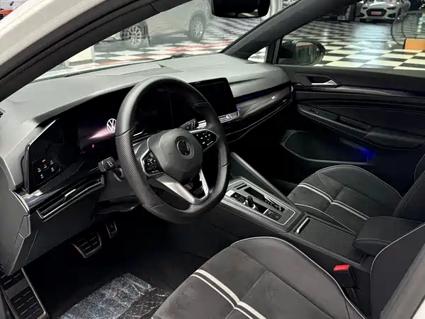 Volkswagen Golf 2022