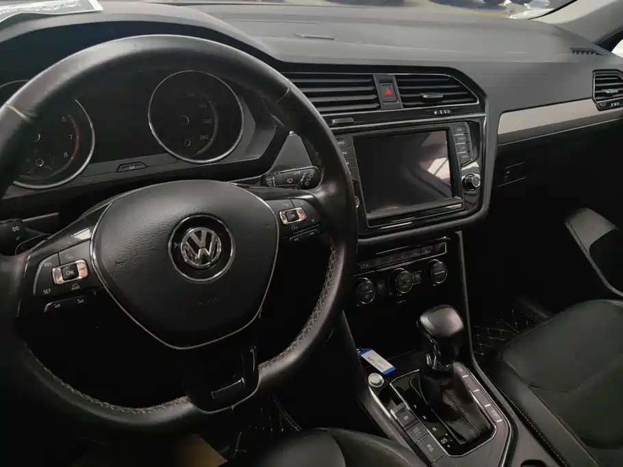 Volkswagen Tiguan L 2019 — фото 13